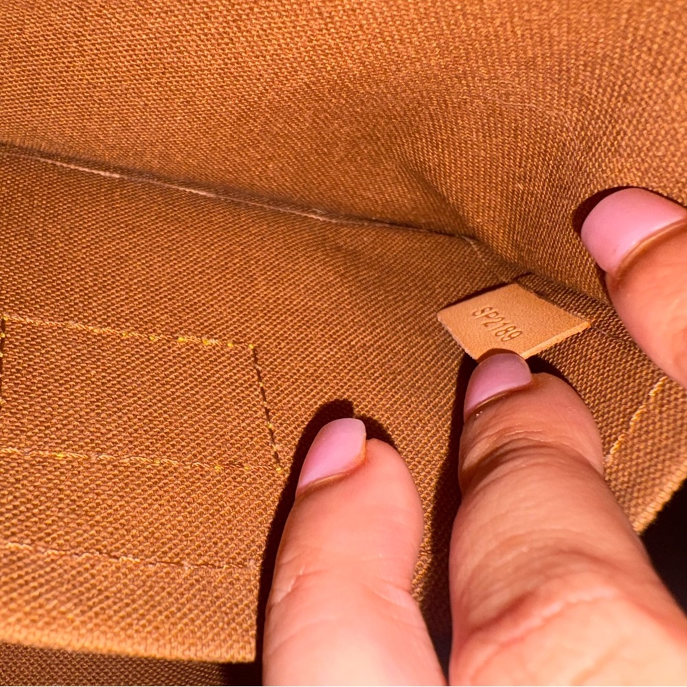 Authentic Louis Vuitton Monogram Pochette Crossbody - Picture 6 of 6